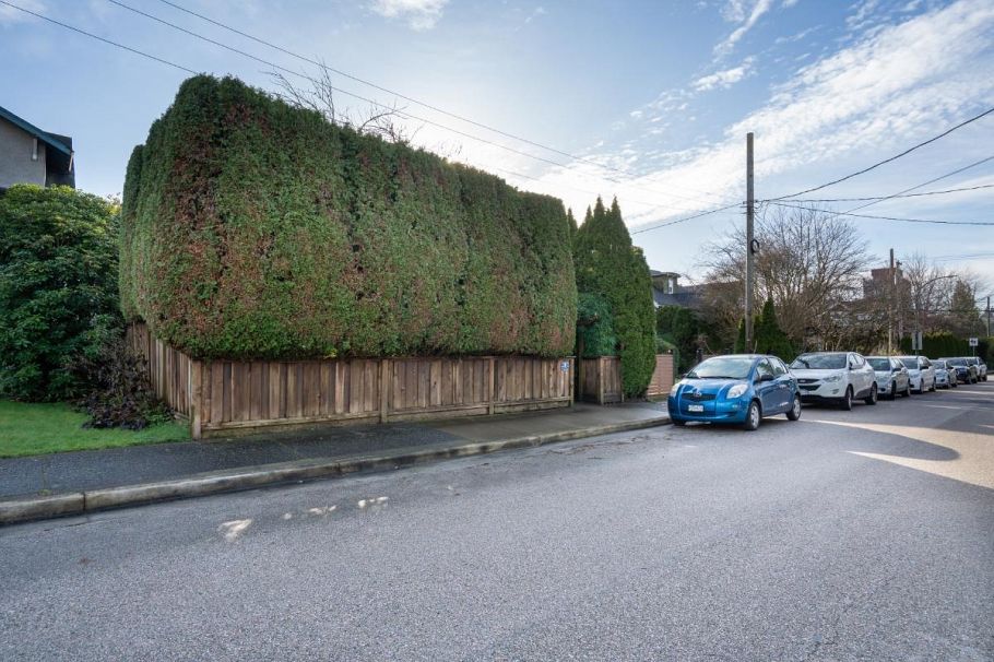 3450 W 8th Avenue Vancouver, BC - 3