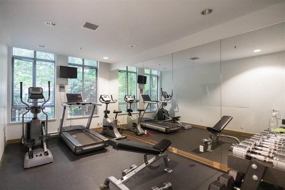 206 3660 Vanness Avenue Vancouver, BC - 9