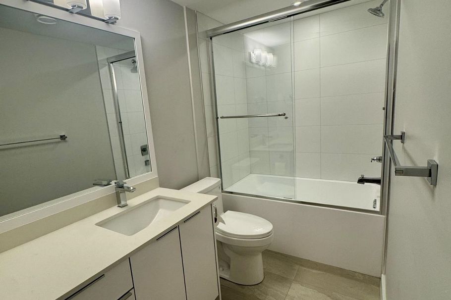 302 3050 Kingsway Road Vancouver, BC - 5