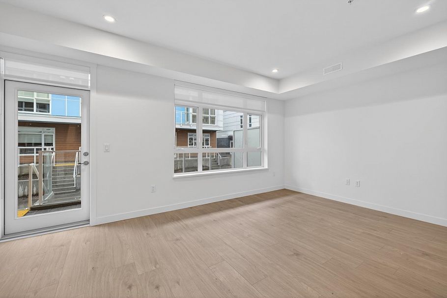 11 10333 River Drive Richmond, BC - 11