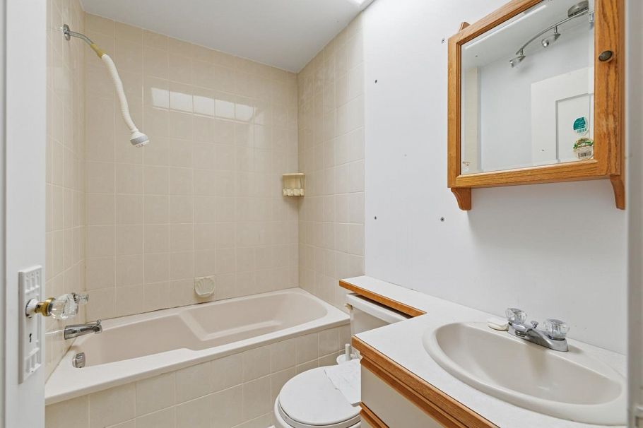 3775 W 35th Avenue Vancouver, BC - 23