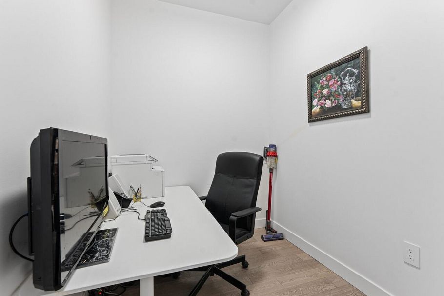 302 3220 Connaught Crescent North Vancouver, BC - 15