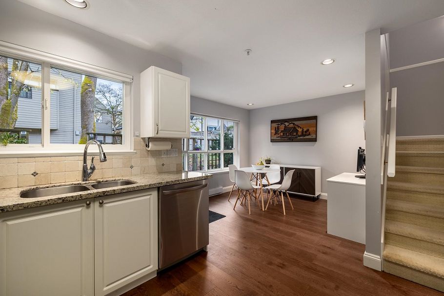 6 258 W 14th Street North Vancouver, BC - 11