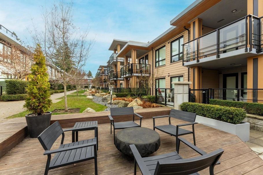 302 3220 Connaught Crescent North Vancouver, BC - 19