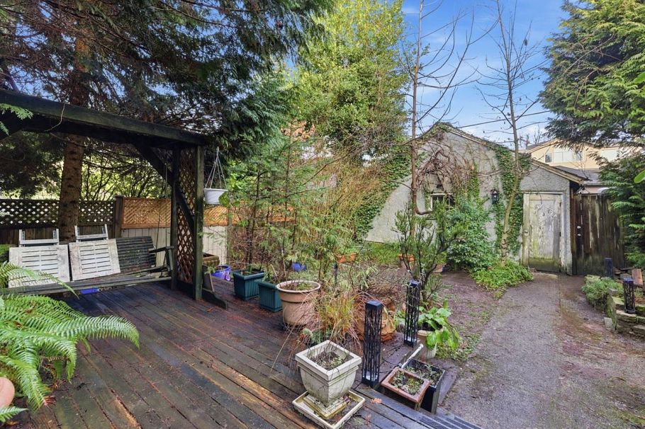 3775 W 35th Avenue Vancouver, BC - 25