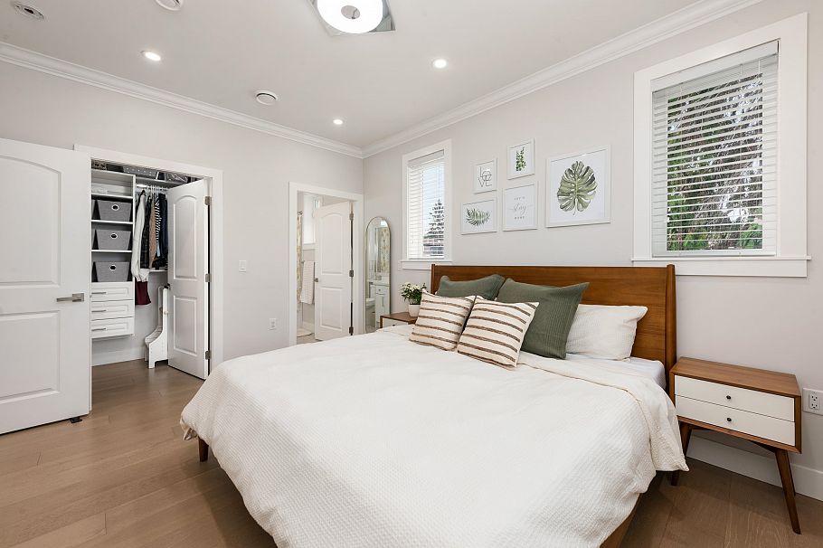 2876 Clark Drive Vancouver, BC - 16