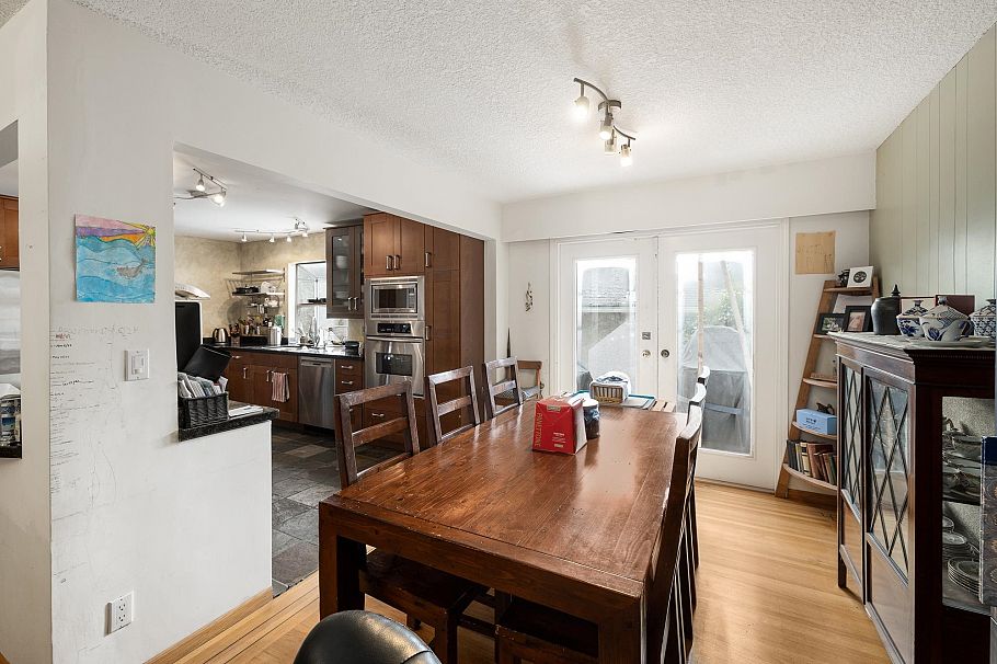 2041 Tompkins Crescent North Vancouver, BC - 6
