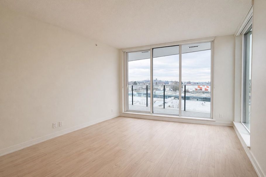 405 1401 Hunter Street North Vancouver, BC - 9