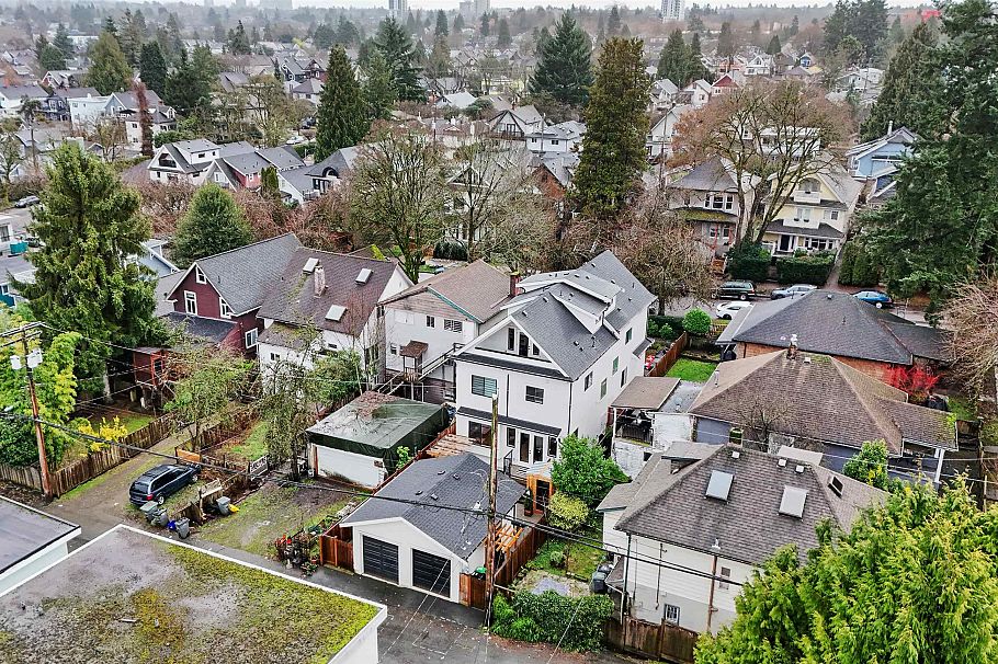 919 E 10th Avenue Vancouver, BC - 37