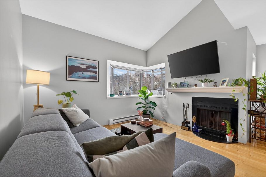 311 1922 W 7th Avenue Vancouver, BC - 8