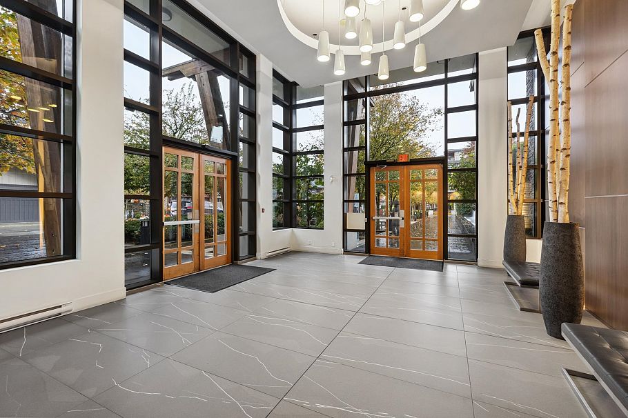 406 3606 Aldercrest Drive North Vancouver, BC - 30