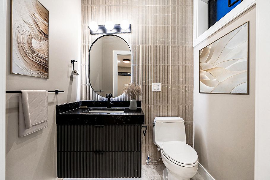 1 2282 E 8th Avenue Vancouver, BC - 5