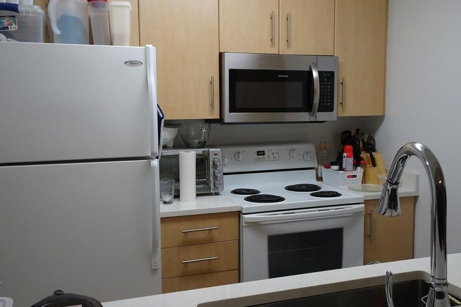 206 3660 Vanness Avenue Vancouver, BC - 3