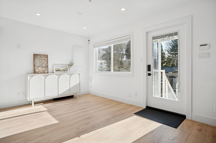 2168 E 8th Avenue Vancouver, BC - 19