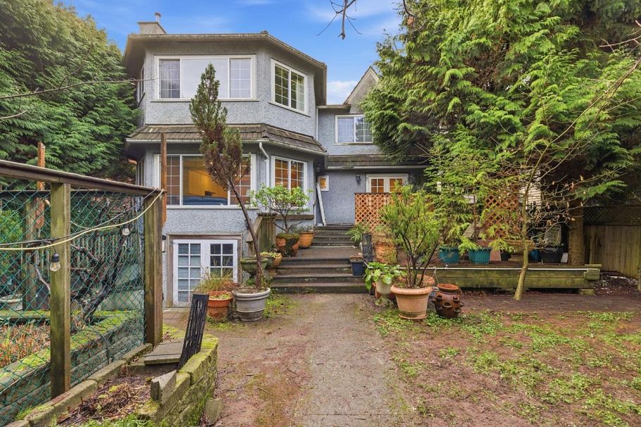 3775 W 35th Avenue Vancouver, BC - 26