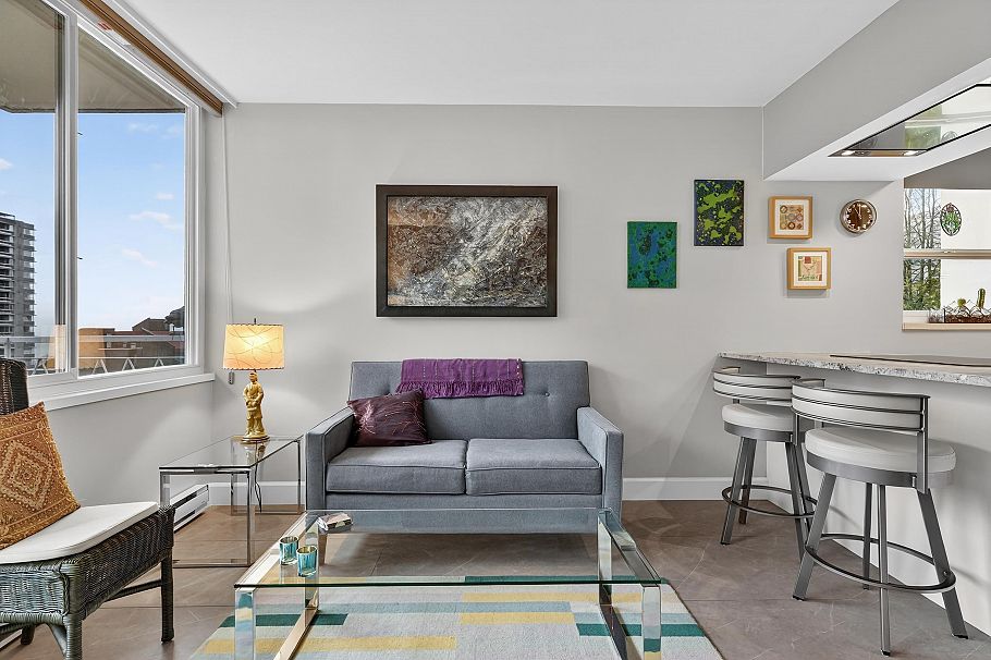 402 1100 Harwood Street Vancouver, BC - 3