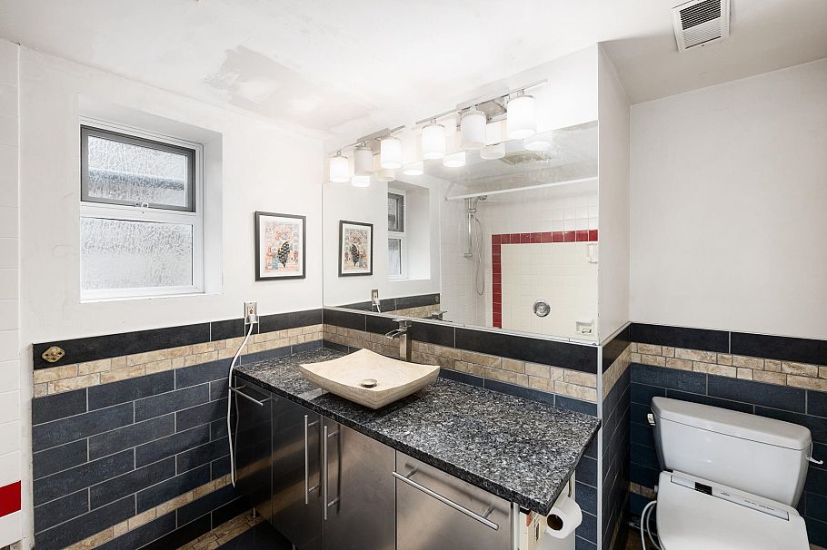 2041 Tompkins Crescent North Vancouver, BC - 29