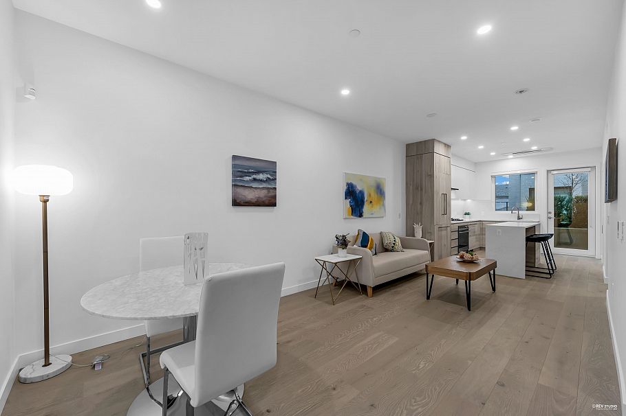 659 W 30th Avenue Vancouver, BC - 9