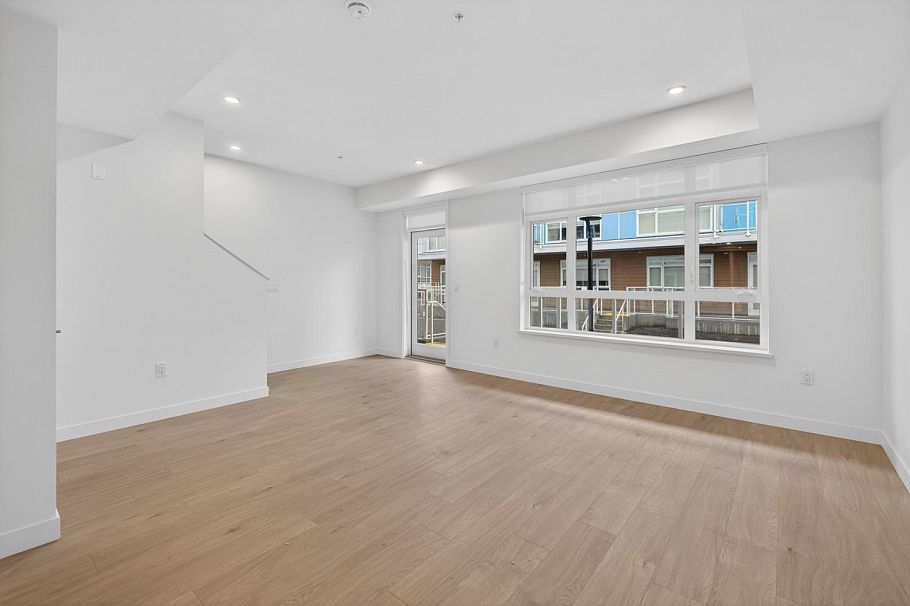 11 10333 River Drive Richmond, BC - 10