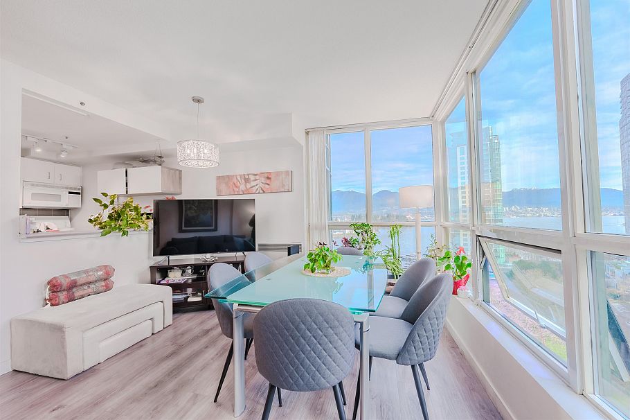 1204 555 Jervis Street Vancouver, BC - 2