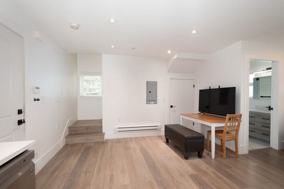 2765 E 27th Avenue Vancouver, BC - 23