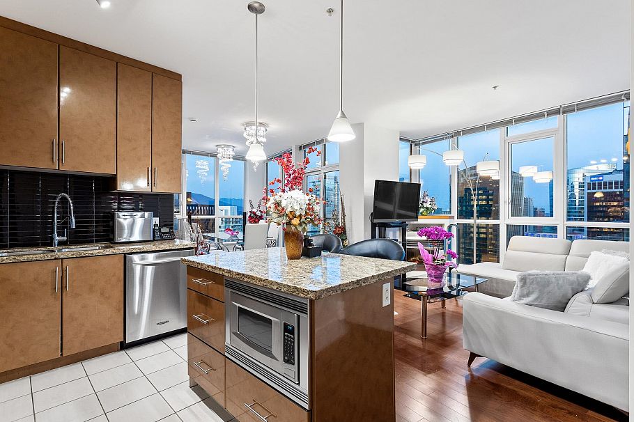 3303 1189 Melville Street Vancouver, BC - 2