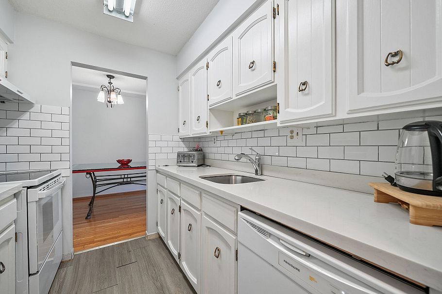 202 8770 Laurel Street Vancouver, BC - 2