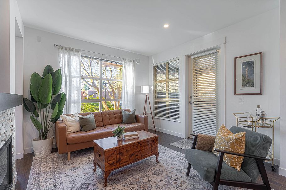 110 1468 St. Andrews Avenue North Vancouver, BC - 2