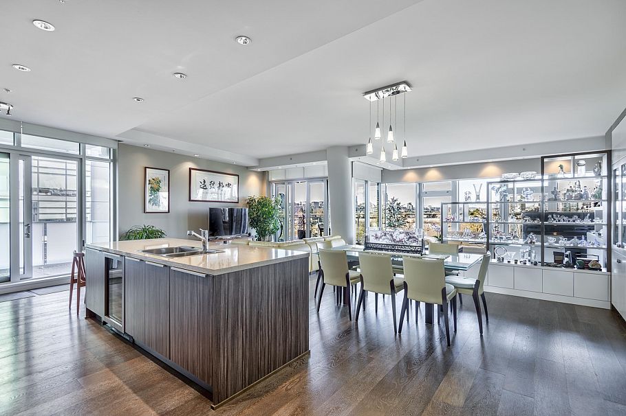 504 181 Athletes Way Vancouver, BC - 13