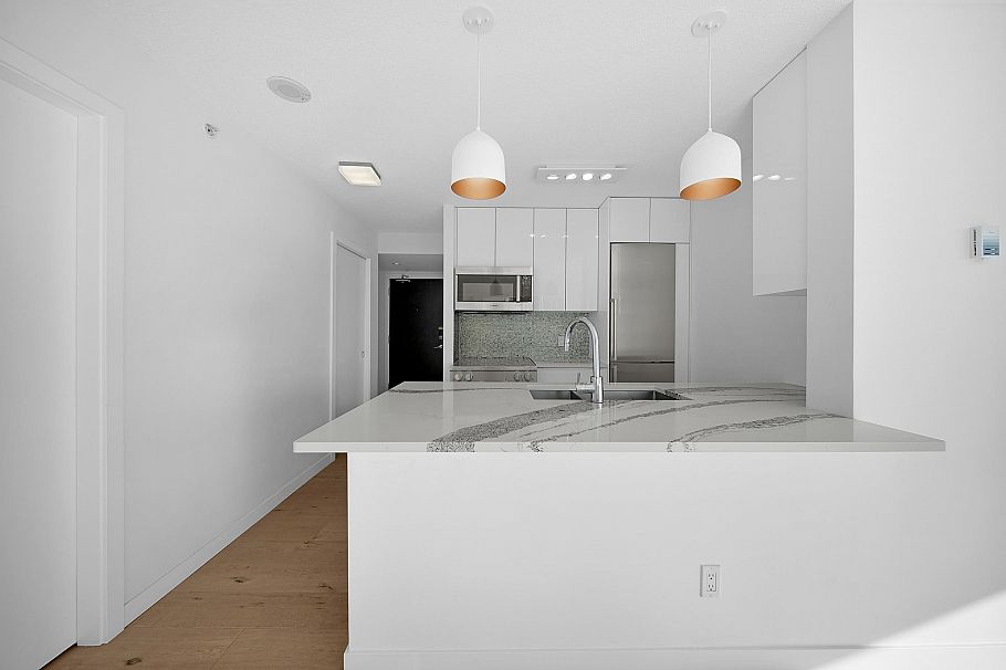 802 58 Keefer Place Vancouver, BC - 4