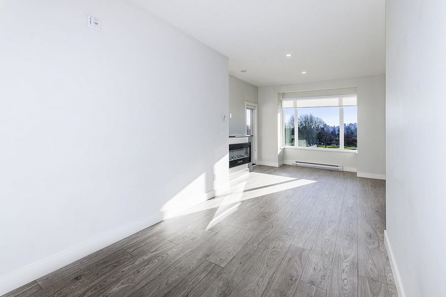 411 1633 Tatlow Avenue North Vancouver, BC - 5