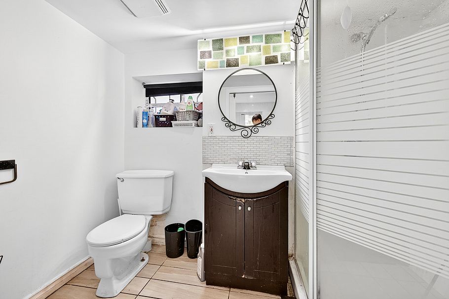 3838 Inverness Street Vancouver, BC - 35