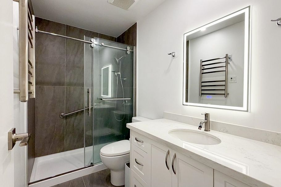 7438 Echo Place Vancouver, BC - 18