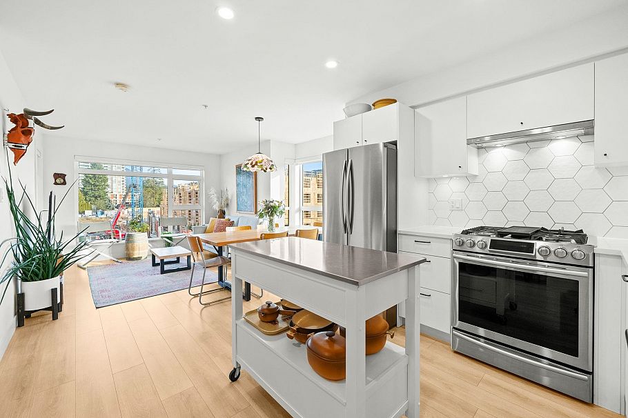 303 1519 Crown Street North Vancouver, BC - 4