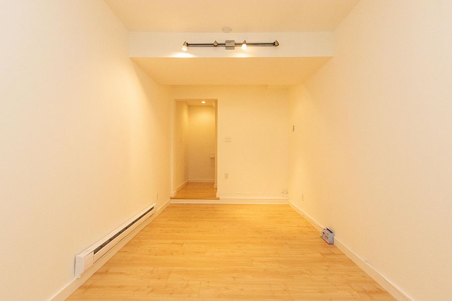 682 W 16TH AVENUE, Vancouver BC V5Z 1S6 Vancouver, BC - 16