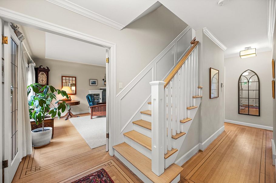 5869 Dunbar Street Vancouver, BC - 3