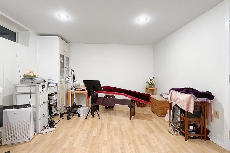 7438 Echo Place Vancouver, BC - 20