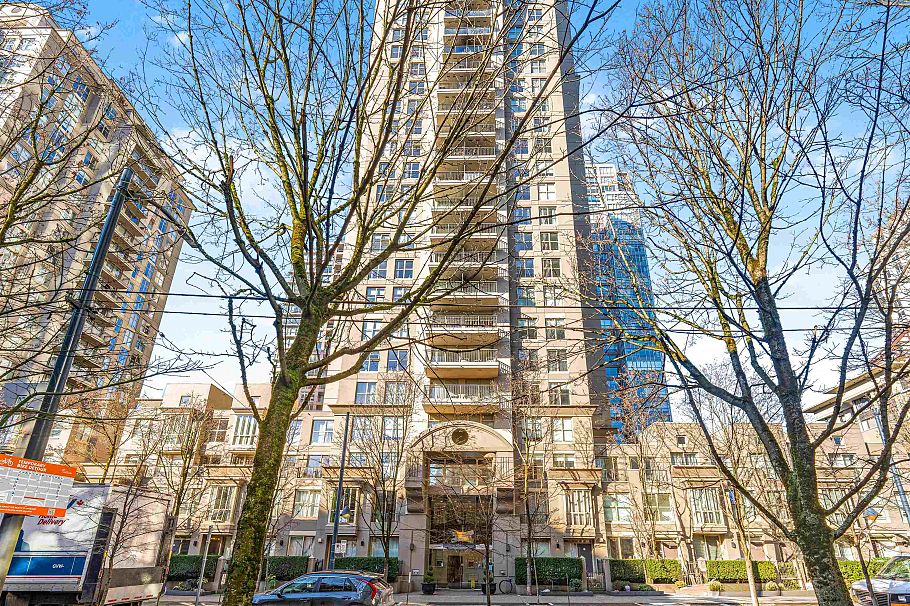 2208 969 Richards Street Vancouver, BC - 1