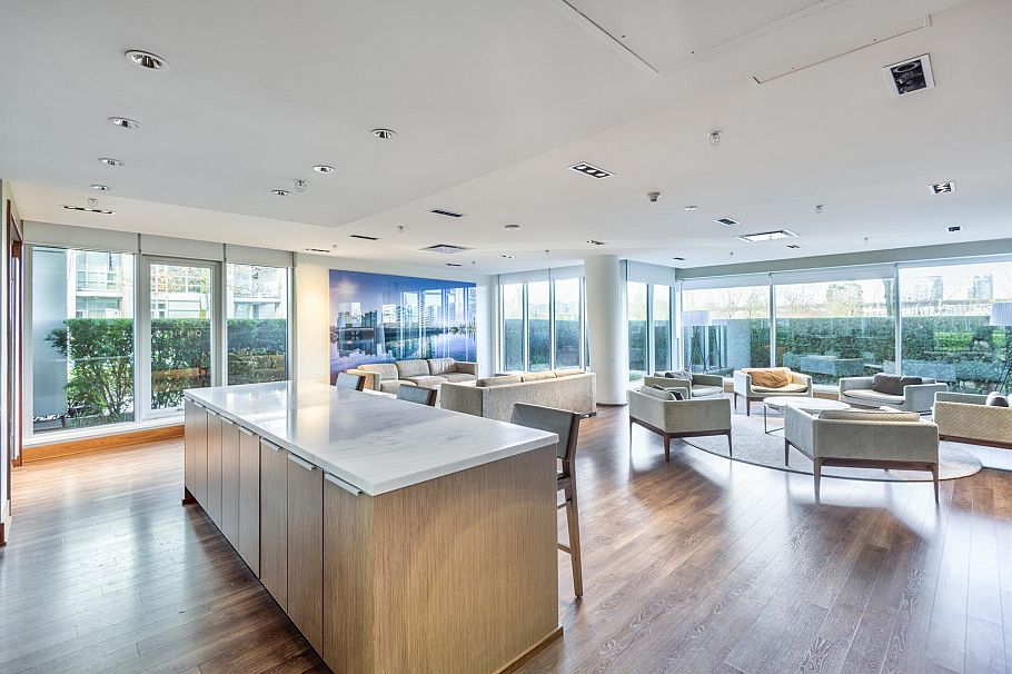 504 181 Athletes Way Vancouver, BC - 34