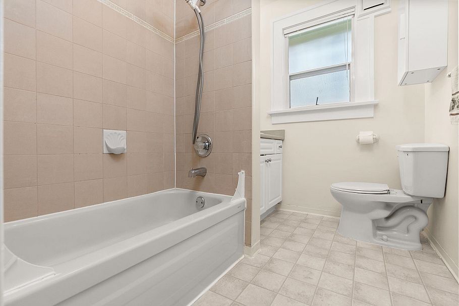 909 W 18th Avenue Vancouver, BC - 24