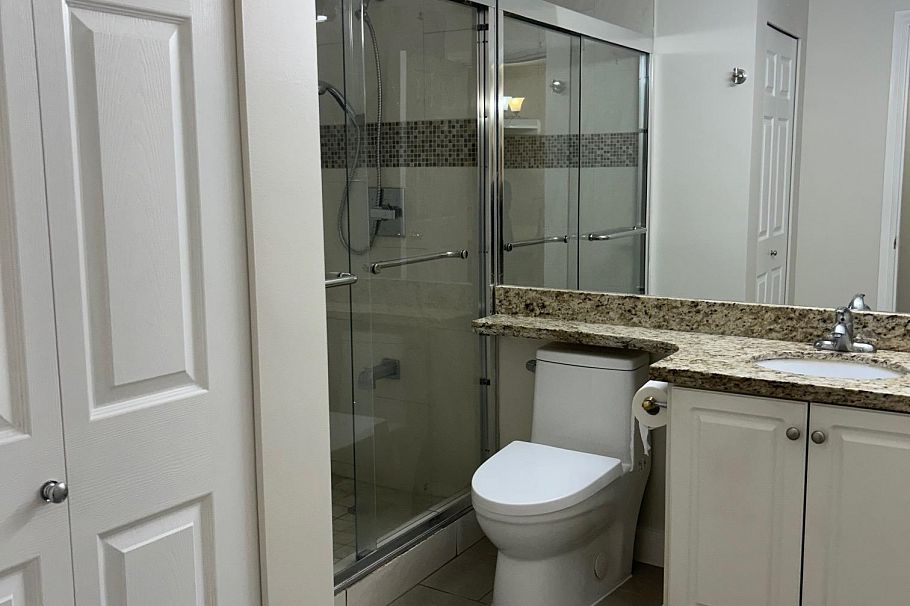 203 1958 E 47th Avenue Vancouver, BC - 17