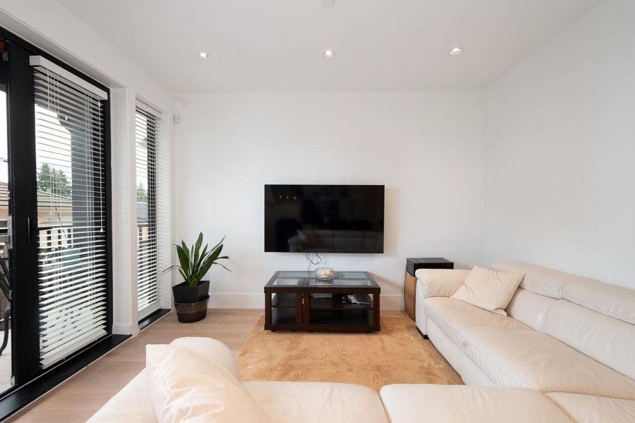 2765 E 27th Avenue Vancouver, BC - 8