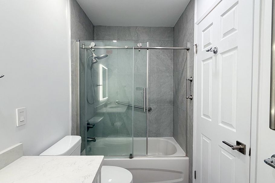 7438 Echo Place Vancouver, BC - 15