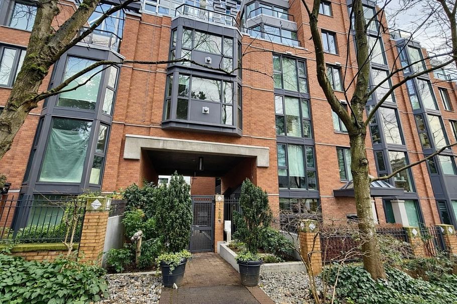 303 1488 Hornby Street Vancouver, BC - 1