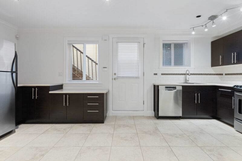 Basement Suite 4352 CAROLYN DRIVE, North Vancouver BC V7R 4A6 North Vancouver, BC - 21