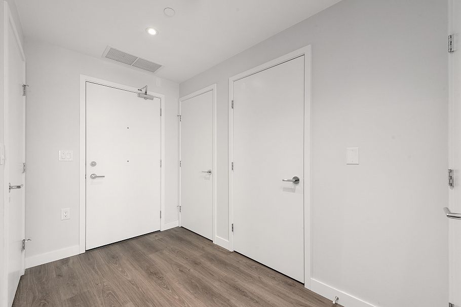 506 3430 E Kent Avenue South Vancouver, BC - 9