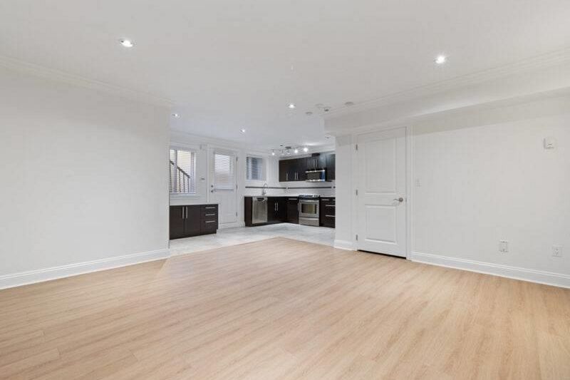 Basement Suite 4352 CAROLYN DRIVE, North Vancouver BC V7R 4A6 North Vancouver, BC - 2