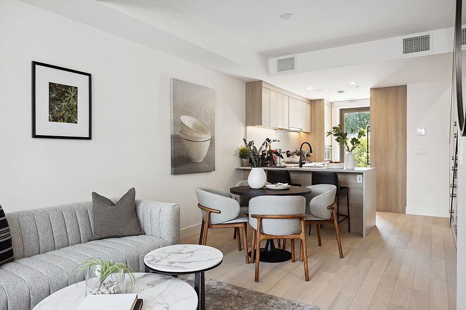 6312 Oak Street Vancouver, BC - 2