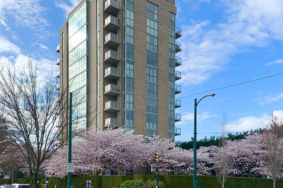 403 1633 W 10th Avenue Vancouver, BC - 2