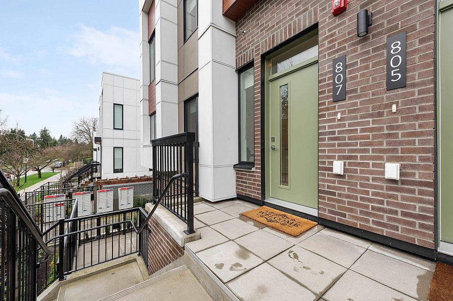 807 W 33rd Avenue Vancouver, BC - 3